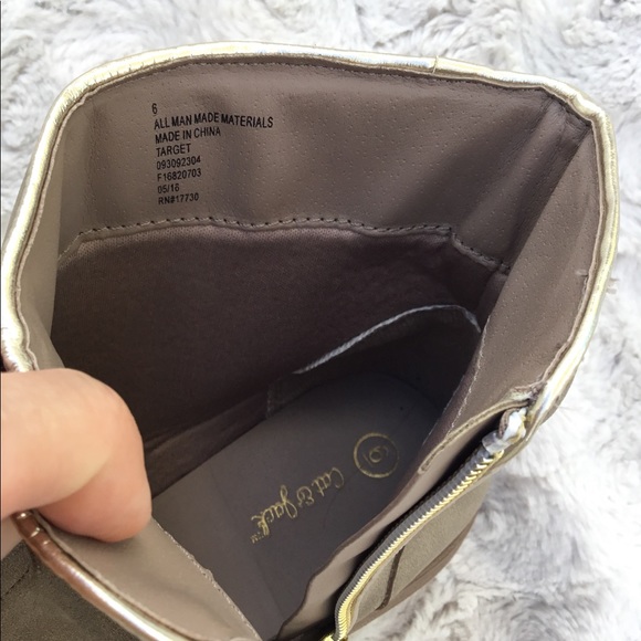 Tan ankle zipper boots - Picture 5 of 8